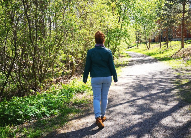 Kännykkä pois lapsia hakiessa
